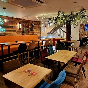 Отель The Garden Bar Baildon